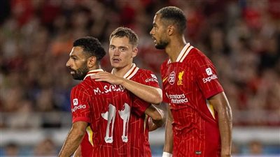 ارني سلوت يعلن تشكيل ليفربول لمواجهة بلباو وديا.. وهذا موقف صلاح