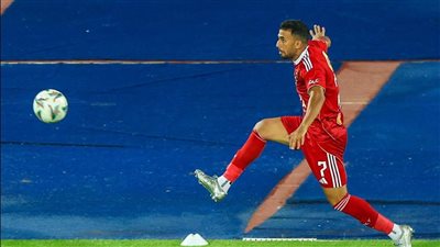 أزمة عقود لاعبى الأهلى تهز الوسط الرياضي و مُطالبات بفتح تحقيق عاجل 