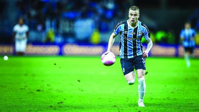 رسميا.. الجزيرة الإماراتي يتعاقد مع البرازيلي إيجور سيروتي