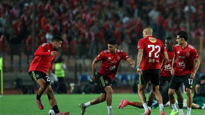 يغيب عن مباراة بيراميدز.. ريبيرو يتلقى صدمة بشأن مدة غياب نجم وسط الأهلي 