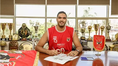 الأهلي يضم أحمد أبو العلا 