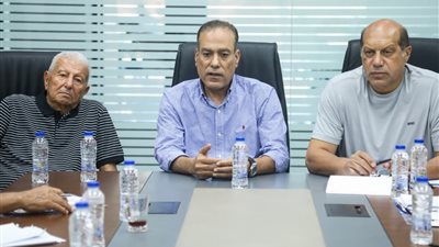 المدير التنفيذى لاتحاد الكرة يجتمع مع المناطق استعدادا لانطلاق مسابقات الناشئين والبراعم