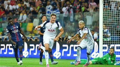 باريس سان جيرمان يهزم توتنهام بركلات الترجيح ويتوج لأول مرة بطلا للسوبر الأوروبي