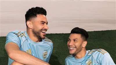 الأهلي يكشف عن قميصه الثالث لموسم (2025 - 2026).. صور