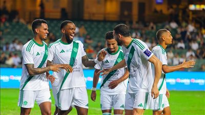 الأهلي يكتسح القادسية ويضرب موعدًا مع النصر في نهائي كأس السوبر السعودي