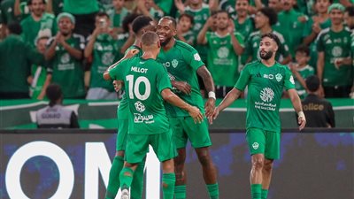 الأهلي يواصل نتائجه المميزة ويفتتح الدوري السعودي بفوز صعب على نيوم