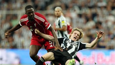ليفربول ينجو من مفاجأة نيوكاسل ويفوز 3-2 في الوقت القاتل