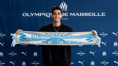 رسميا.. مدافع المنتخب المغربي ينتقل إلي الدوري الفرنسي