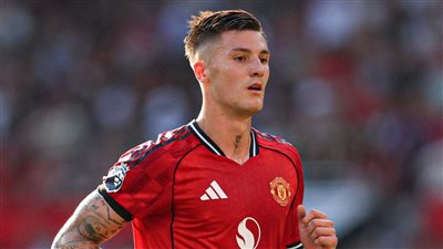 لأول مرة.. سيسكو يقود هجوم مانشستر يونايتد في كأس رابطة المحترفين