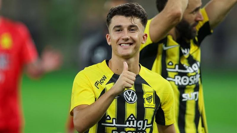 أوناي هيرنانديز لاعب