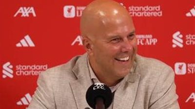 ٱرني سلوت بعد الفوز على إيفرتون: ضغط المباريات أثر على اللاعبين ويشيد بجرافنبيرخ