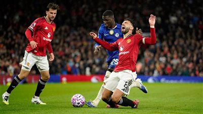 مباراة الكروت الحمراء.. مانشستر يونايتد يقسو على تشيلسي بثنائية في الدوري (فيديو)