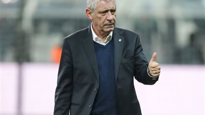 أرقام وإنجازات تاريخية تضع فرناندو سانتوس على أعتاب تدريب الأهلي