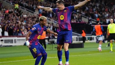 برشلونة يستغل سقوط ريال مدريد ويتصدر ترتيب الدوري الإسباني