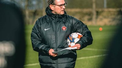 بعد ارتباط أسمة بالأهلي.. بوجون شتشيتسين البولندي يعلن تعيين توماسبيرج مديرا فنيا للفريق