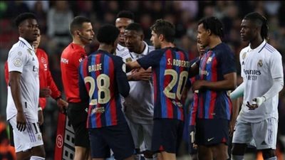 كلاسيكو إسبانيا وإنجلترا والسعودية.. 10 مباريات لا تفوتك في شهر أكتوبر 2025