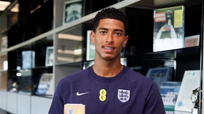 جود بيلينجهام يفوز بجائزة أفضل لاعب إنجليزي لعام 2025