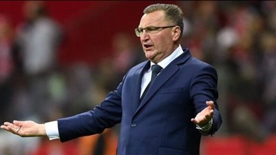 الأهلي يواجه منافسة صينية على التعاقد مدرب بولندا السابق 