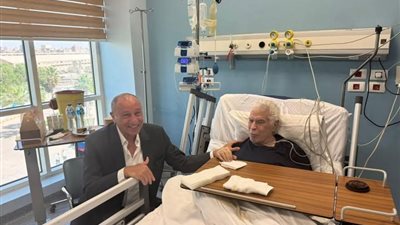 كريم حسن شحاتة يكشف تفاصيل الحالة الصحية لوالده.. وكواليس زيارة الخطيب 