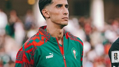 نجم منتخب المغرب يروي تفاصيل تعرضه لاعتداء داخل مطار بفرنسا