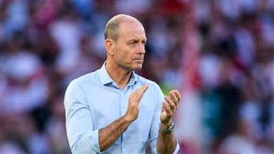 الأهلي يُعلن رسميًا التعاقد مع «ياس سوروب» كمديرًا فنيًا لمدة عامين ونصف