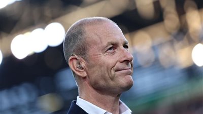 النشرة المسائية| الأهلي يُعلن رسميًا التعاقد مع «ياس سوروب» كمديرًا فنيًا وموعد وصوله إلي القاهرة.. ملامح الجهاز المعاون للدنماركي في الأحمر.. تحرك جديد من إداراة الزمالك بشأن مستحقات اللاعبين المتأخر