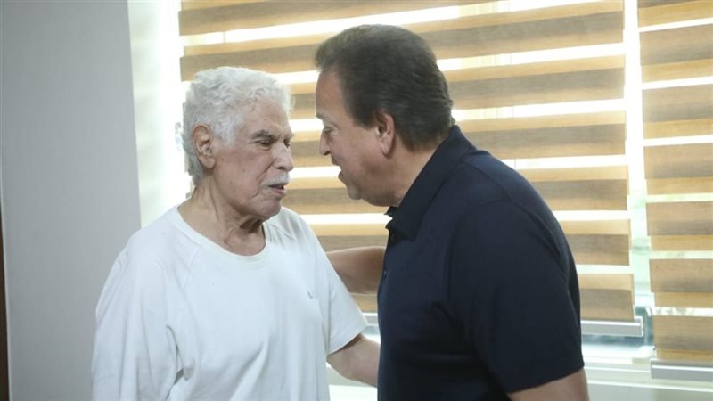 حسن شحاتة ووزير الصحة