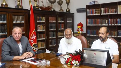 عماد النحاس: تكريمي من الخطيب شرف كبير ورسالة تقدير لأبناء النادي