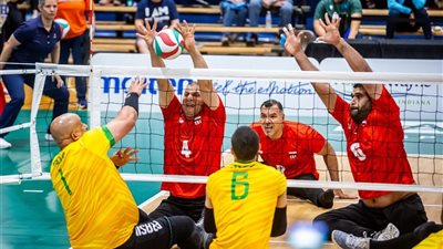 وزير الشباب والرياضة يهنئ منتخب مصر بتتويجه بكأس العالم للكرة الطائرة جلوس