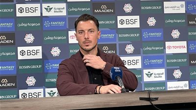 مدرب الأهلي السعودي يهاجم إدارة النادي بعد التعادل مع الرياض