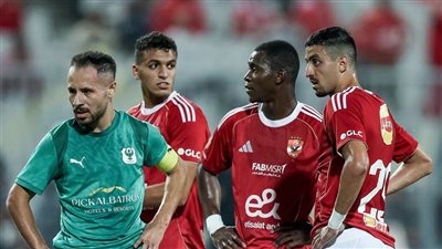 نجم الأهلي السابق يهاجم زيزو وبن شرقي وتريزيجيه: طاهر الأسوأ في الدوري