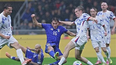 هالاند يقود النرويج لاكتساح إيطاليا برباعية والتأهل لكأس العالم بعد غياب 28 عامًا