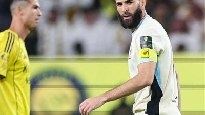 بنزيما يوضح حقيقة واقعة رونالدو ويشيد بديمبلي بعد تتويجه بالكرة الذهبية