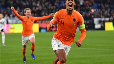 فان دايك يلمح لنهاية مسيرته الدولية مع منتخب هولندا بعد التأهل لكأس العالم 2026