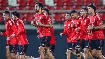 عودة الدوليين تشعل مران الأهلي قبل معركة شبيبة القبائل بدوري الأبطال