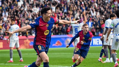 برشلونة يقلب الطاولة على ألافيس بثلاثية ويواصل الضغط في الدوري الإسباني