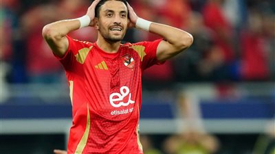 طاهر محمد طاهر: أتقبل النقد لكن أرفض السخرية.. و عقلية الأهلي تصنع الفارق