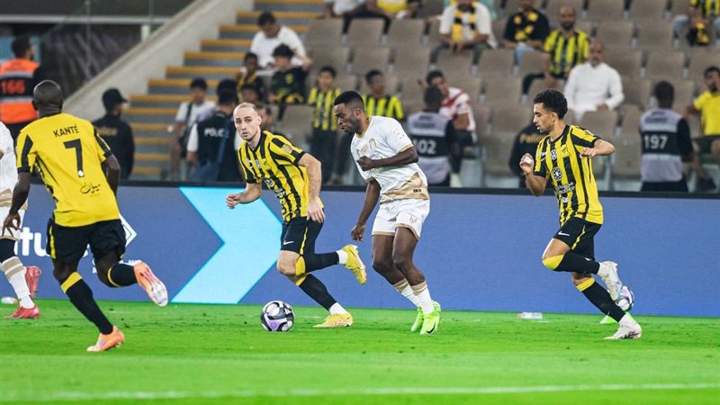 الاتحاد ضد الرياض