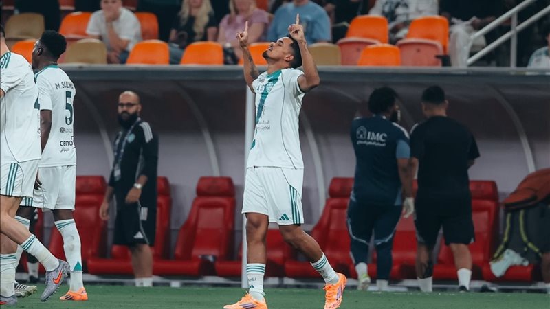 الأهلي ضد القادسية