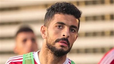 أيمن أشرف: إنتقادات الجمهور لمحمد شريف ليست مبرر لتراجع مستواه