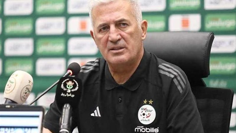 مدرب منتخب الجزائر