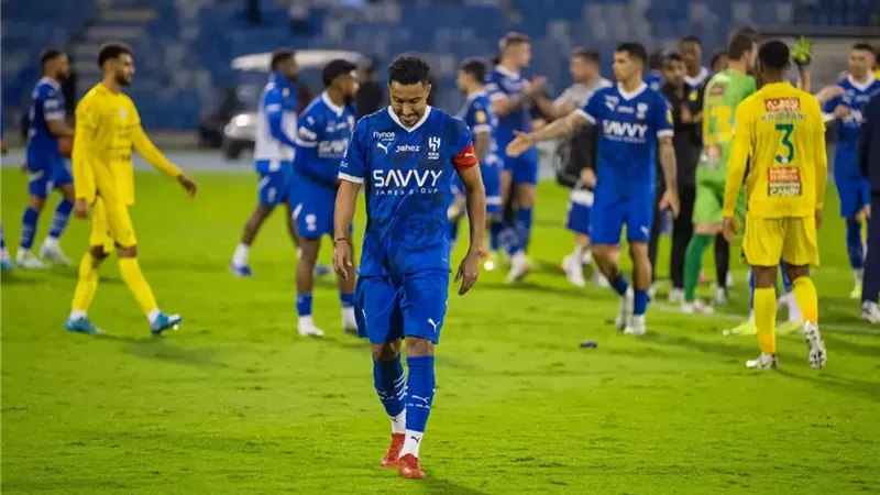 الهلال ضد الخليج
