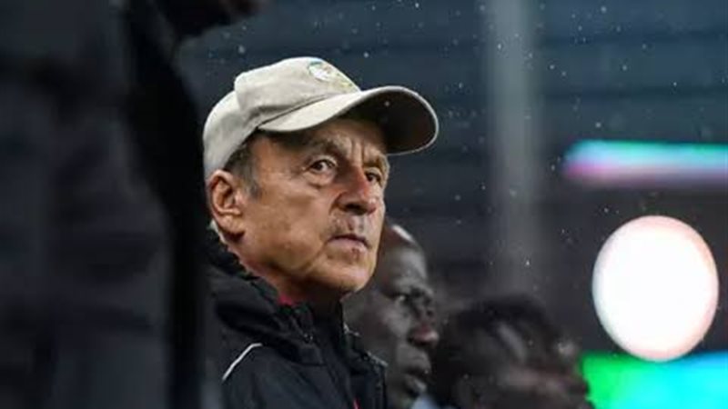 جيرنوت رور مدرب بنين