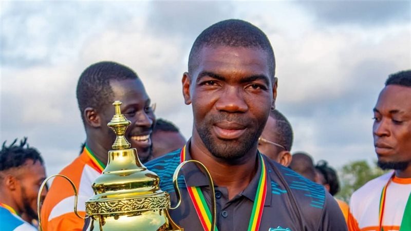 إيزاي أفانون