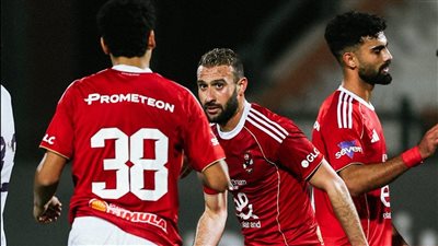 قرار حاسم من الأهلي يُغلق باب الرحيل أمام نجمي المنتخب