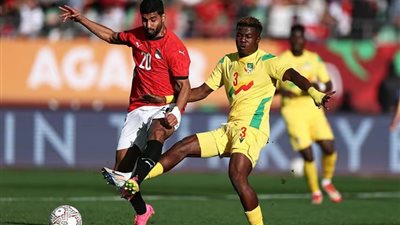 بعد الخطأ أمام بنين.. الحضري يفتح النار على مستوي الشناوي في أمم إفريقيا