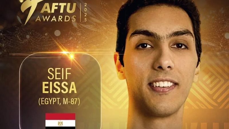 سيف عيسى أفصل لاعب