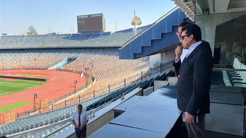 استاد القاهرة