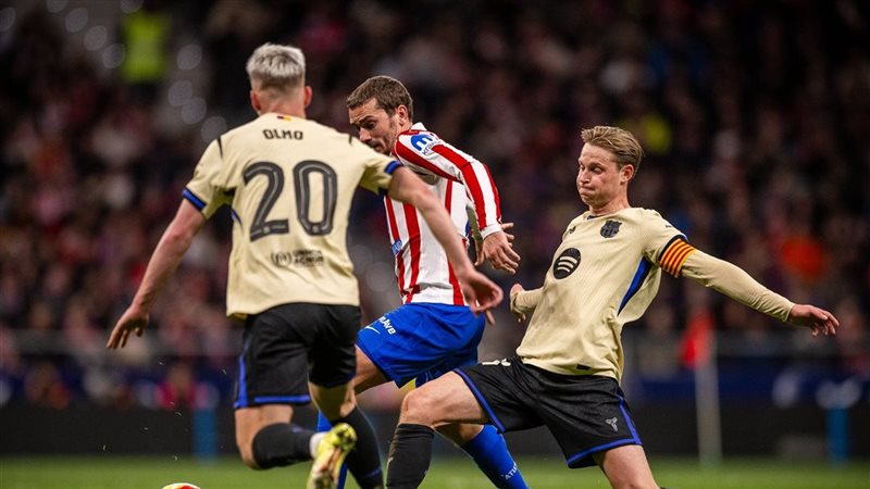 أتليتكو مدريد وبرشلونة