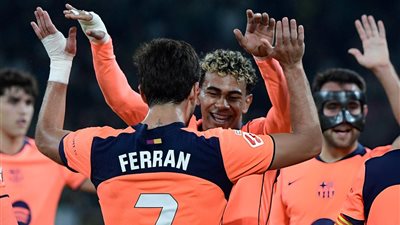 موقف لامين يامال.. تشكيل برشلونة أمام إشبيلية في الدوري الإسباني 